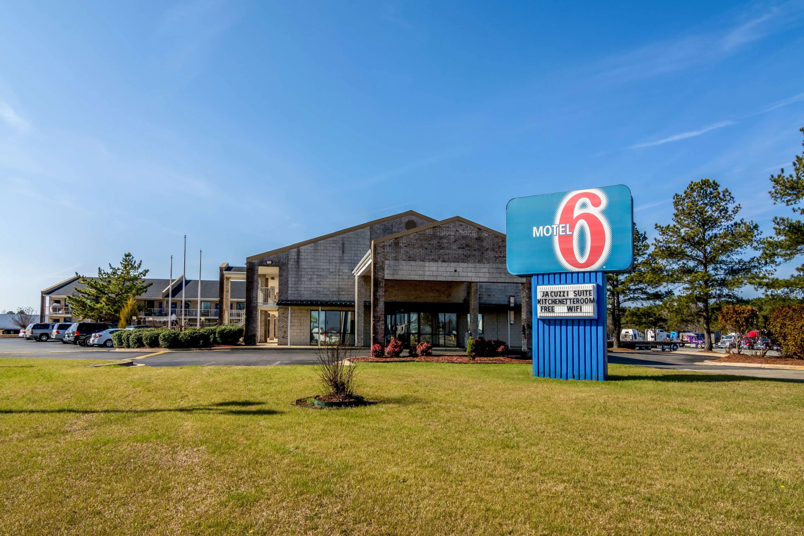Motel 6 Kenly, NC
