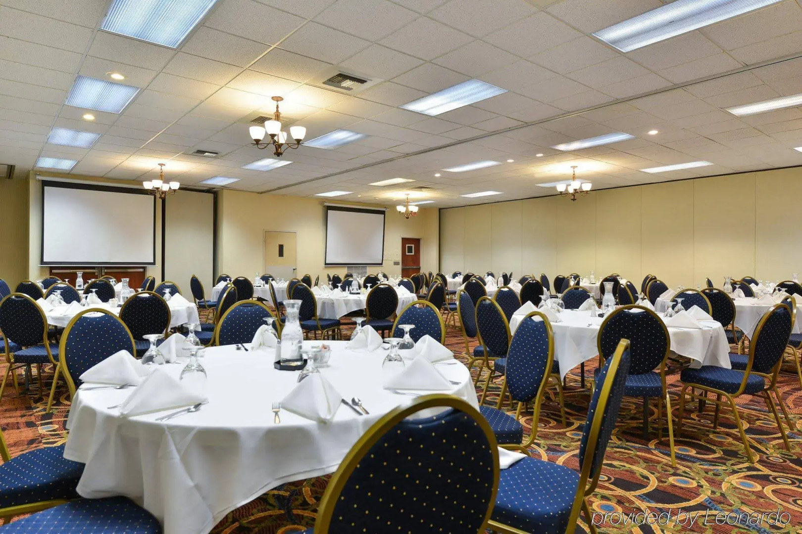 Rock Island Inn & Suites Marshalltown