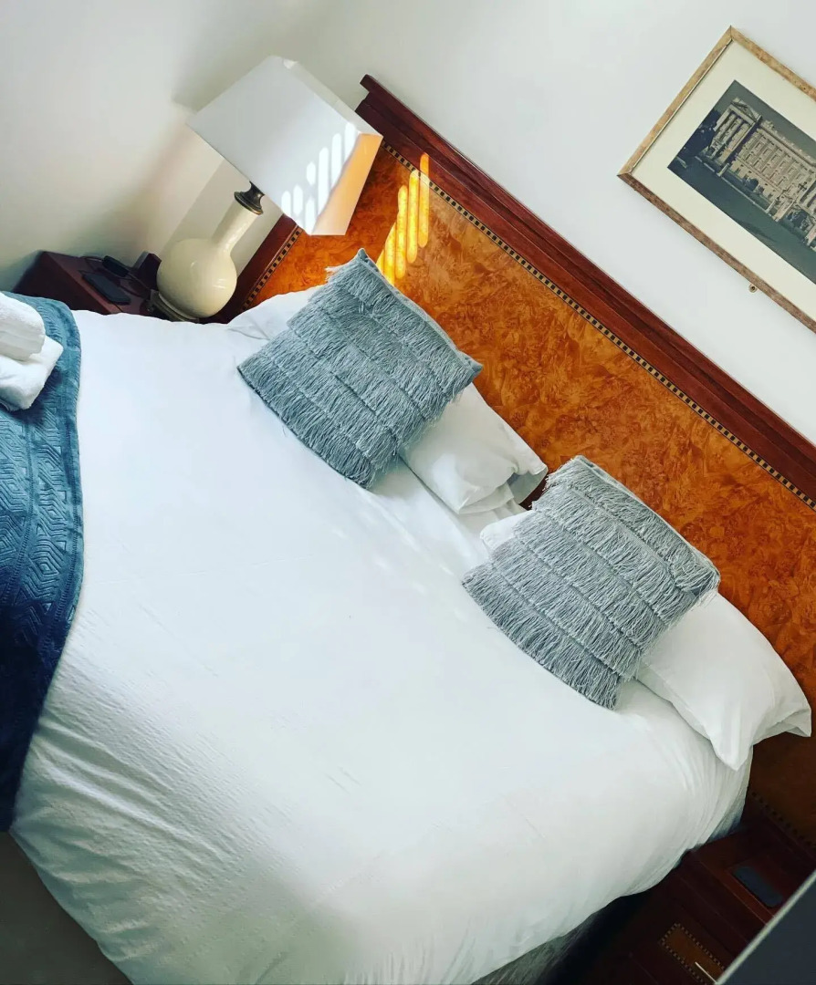 The White Stag Lodge