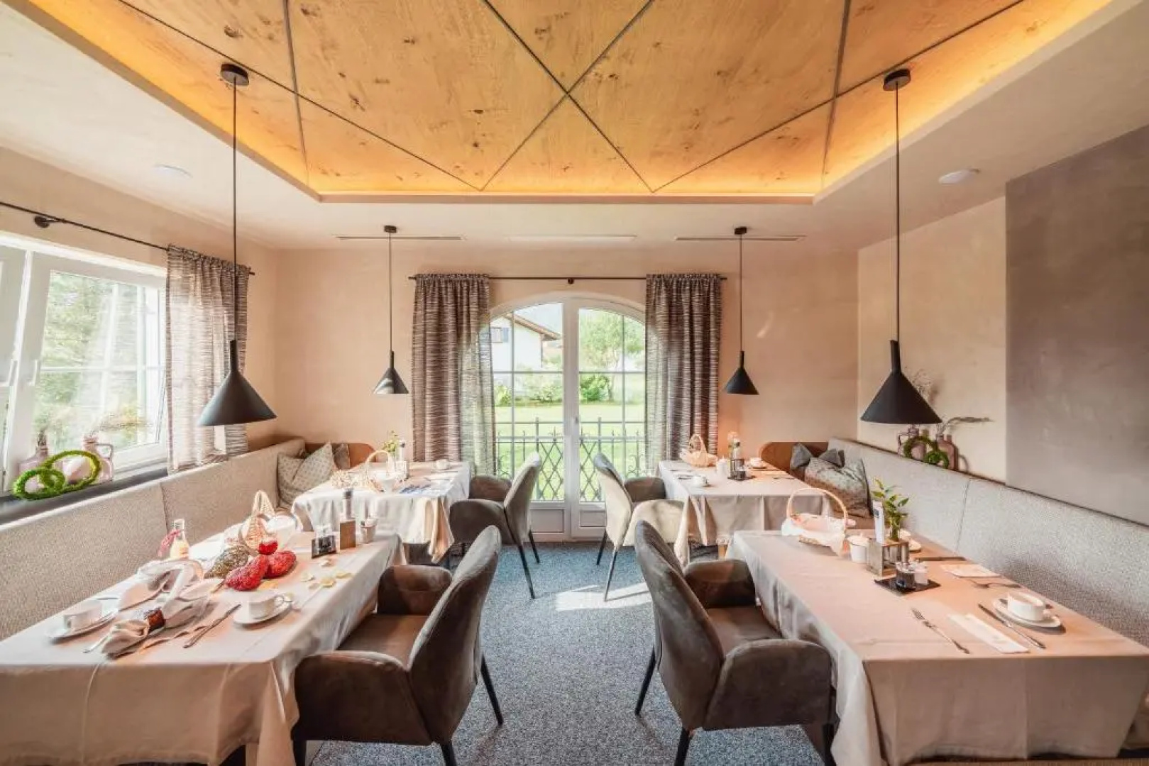 MONS suites wine passion