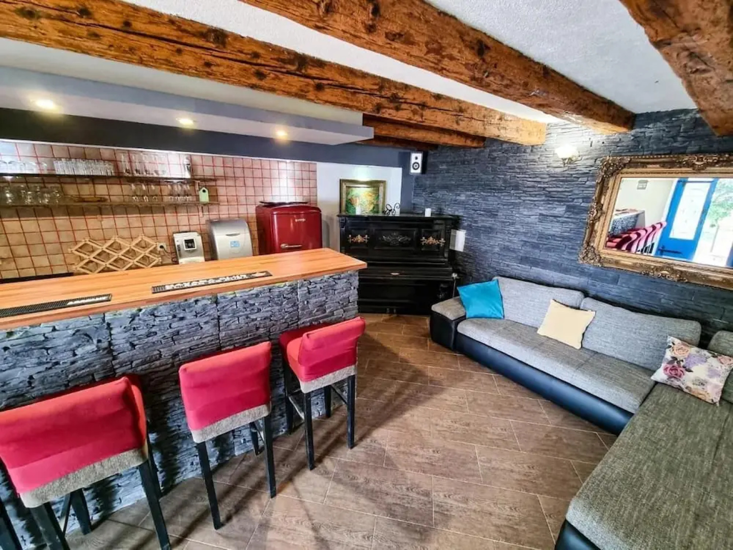 Luxe House