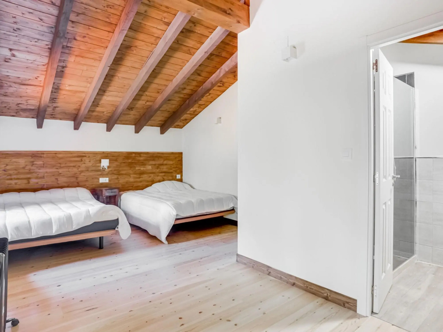 Rustic Holiday Home in Merilla with Valley View