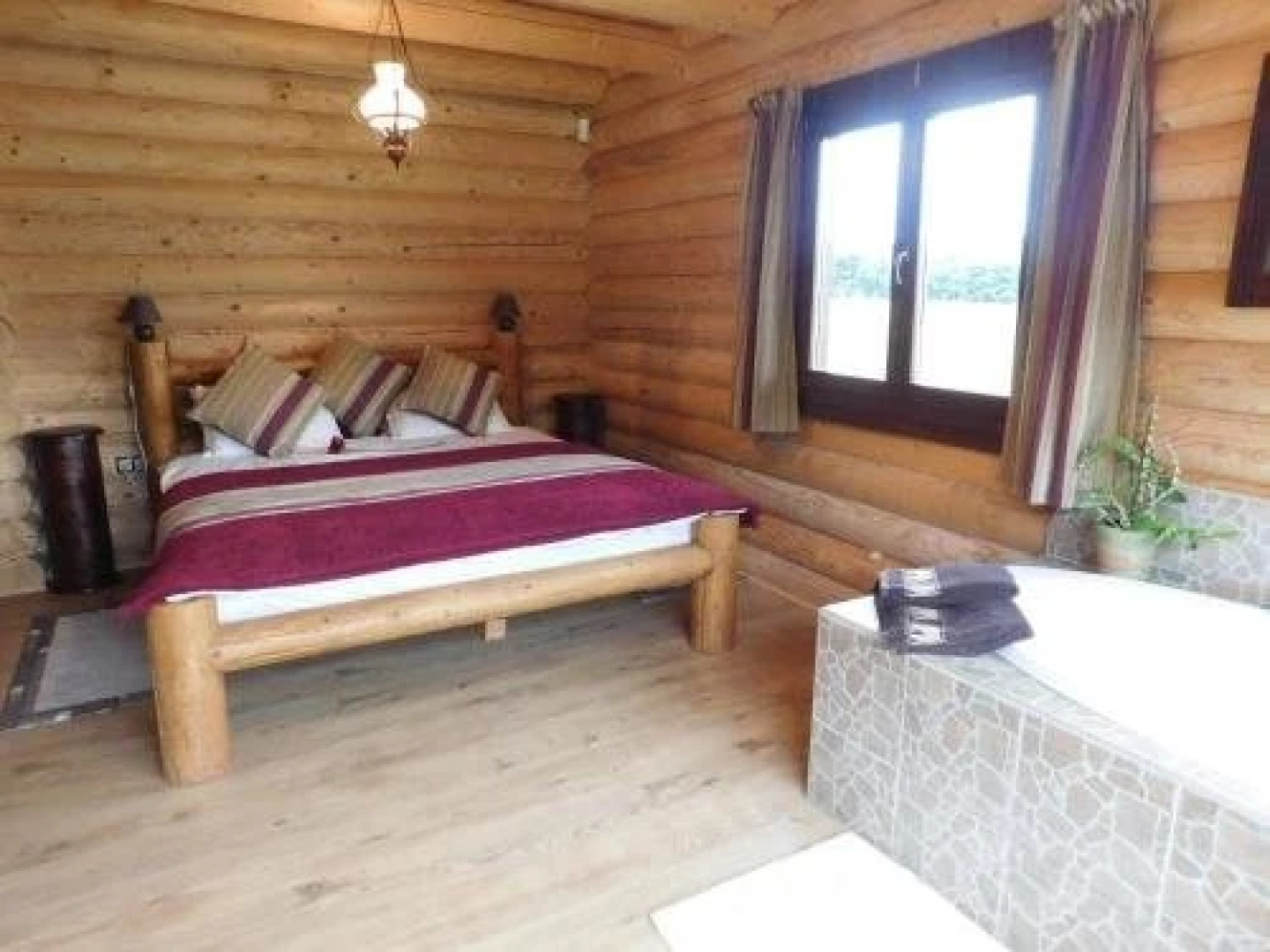 Holden Log House Gyarmat