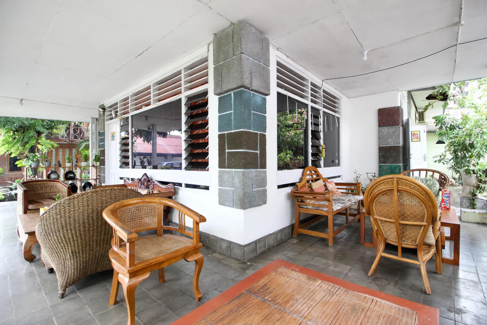 RedDoorz near Rumah Sakit Wirosaban