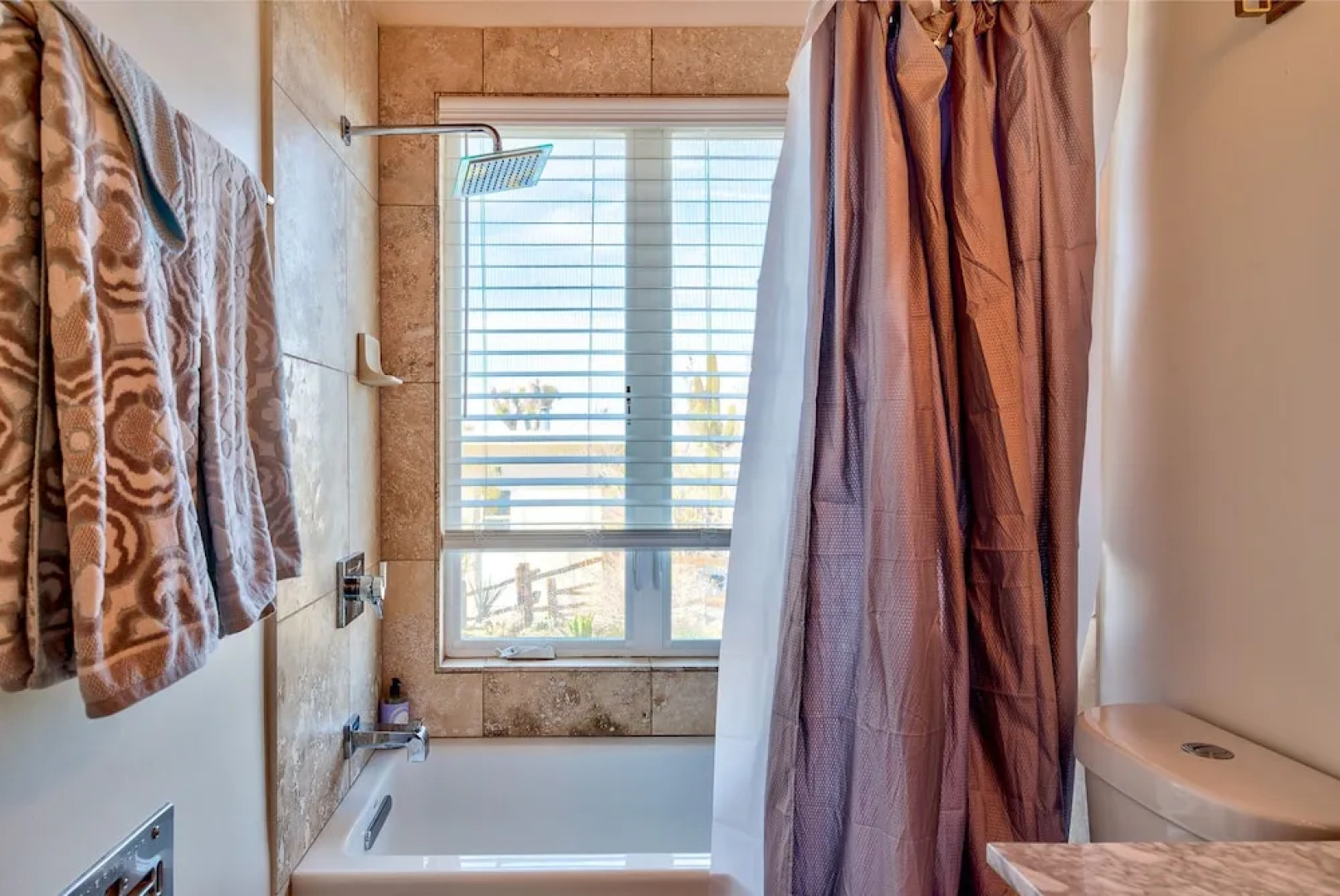 Classic 1960s Cottage on 10 Acres With Jacuzzi!