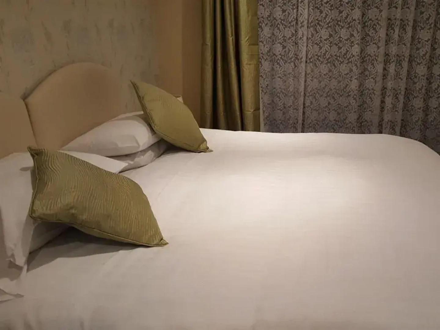 The Bear Inn and Burwash Motel