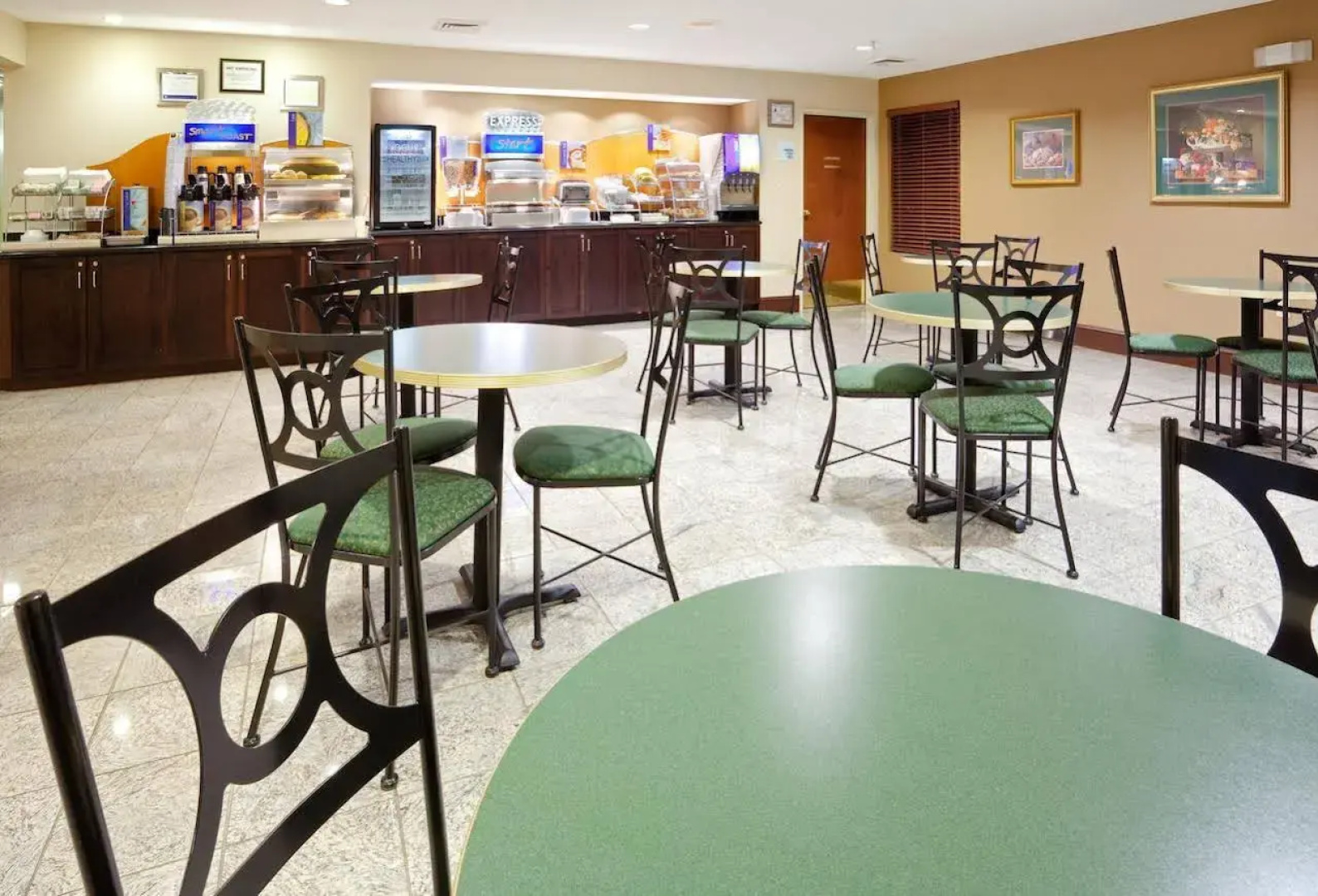 Country Inn & Suites by Radisson, Dunn, NC