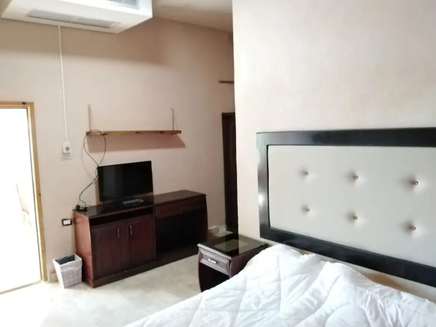 Peace Castle Hoste - Hostel