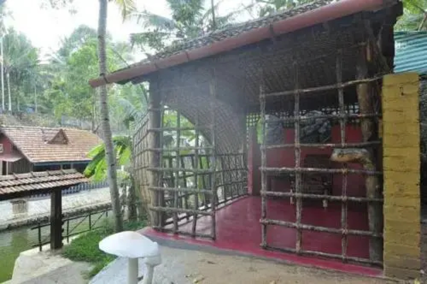 Roomys Nest Ashtamudi Homes