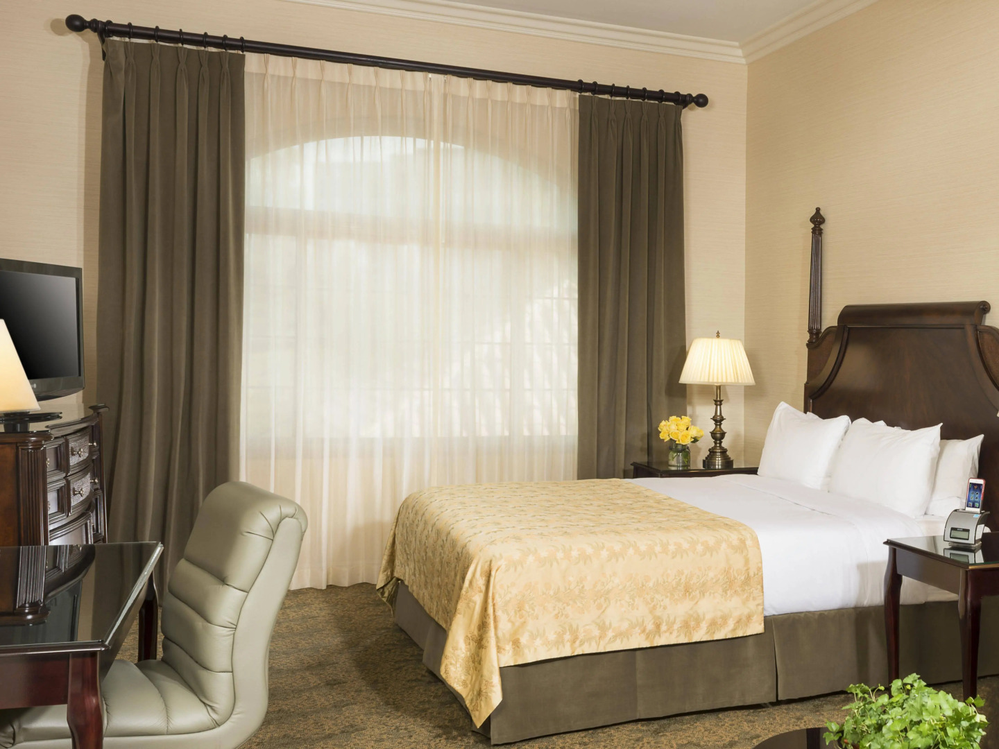 Ayres Suites Diamond Bar