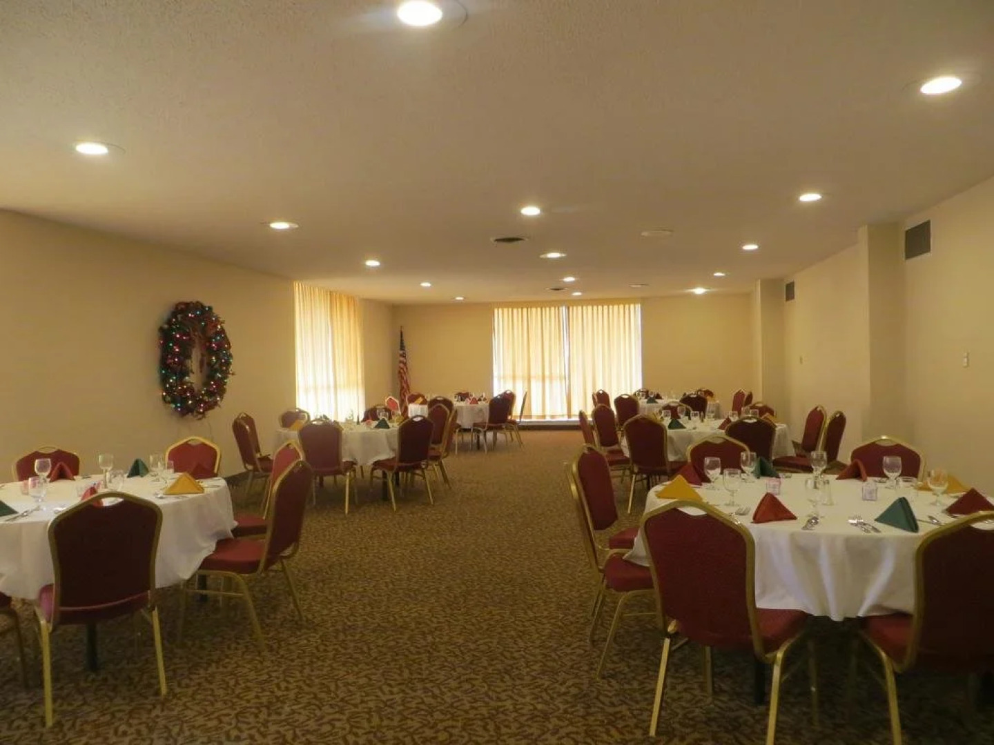 Echo Hotel & Conference Center