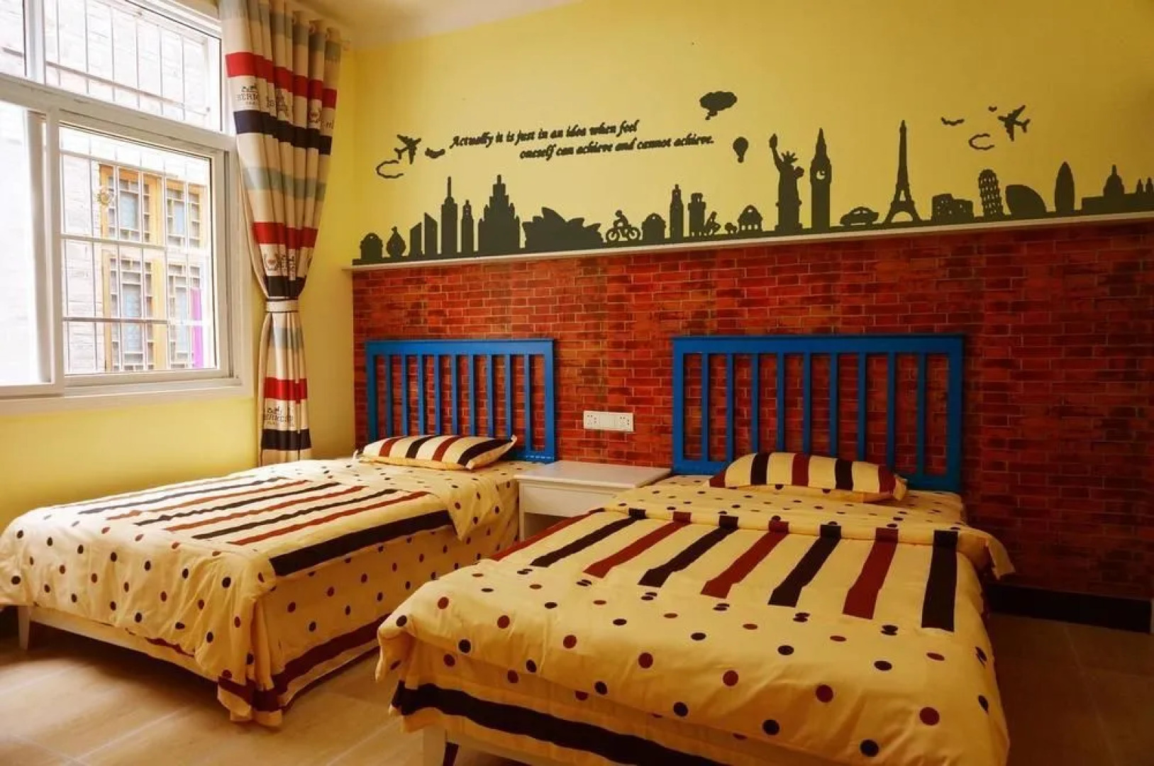 Fenghuang Encounter Time Inn