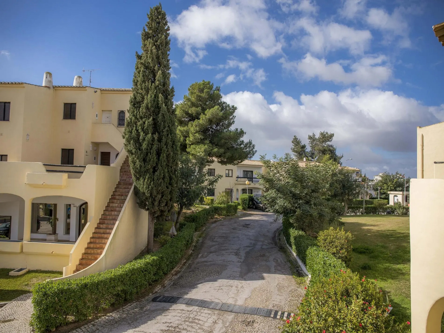 A27 - Secluded Apartment 2 Minutes from the Center