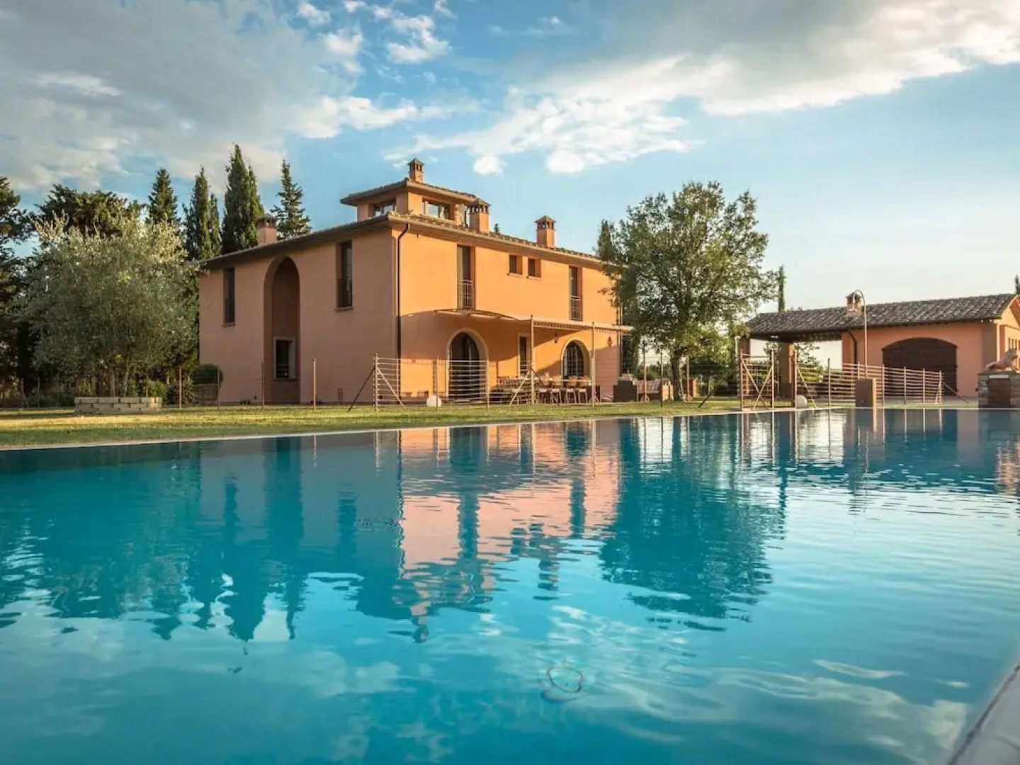 Lavish Peccioli Villa