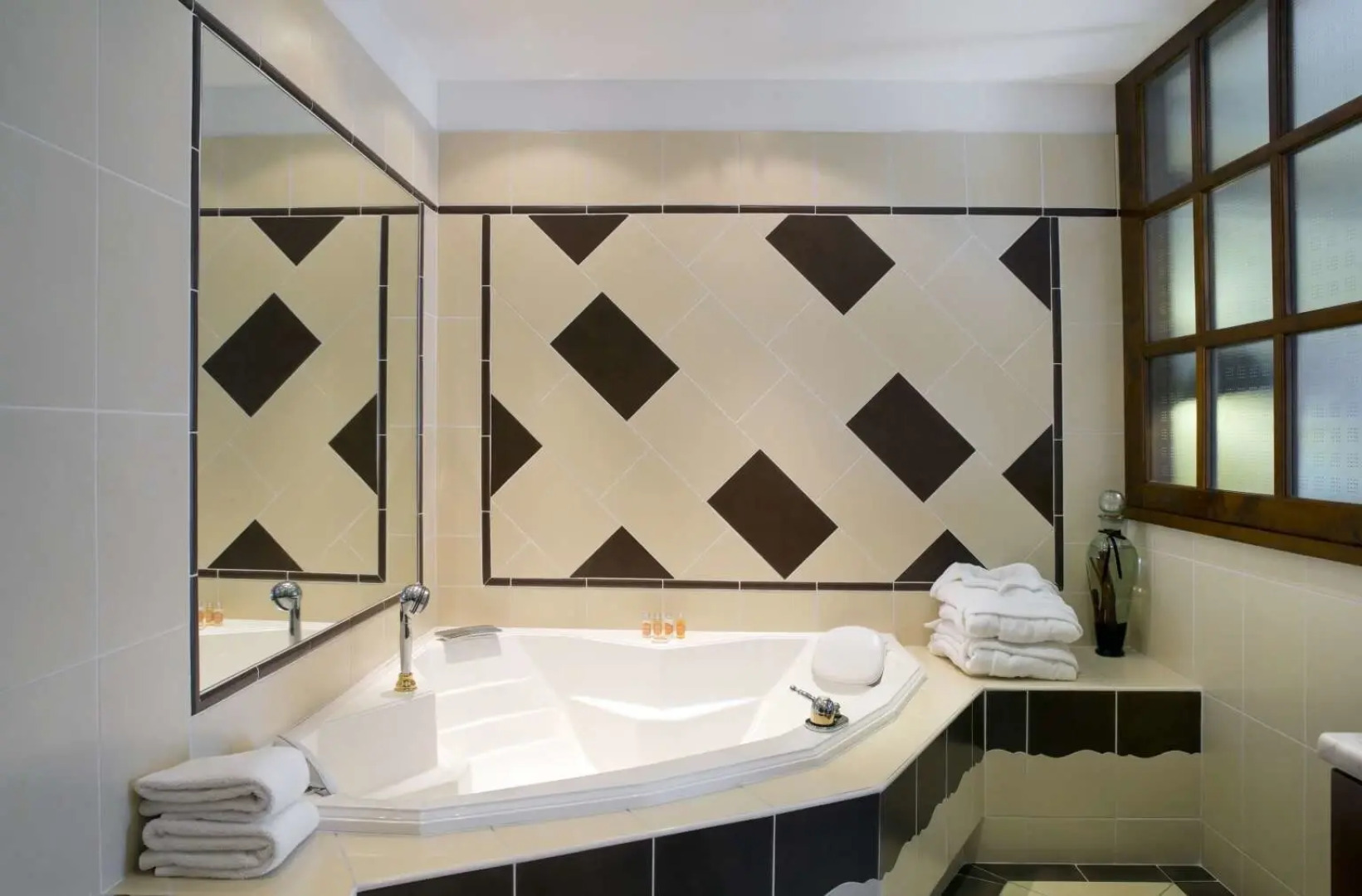 La Pyramide Patrick Henriroux