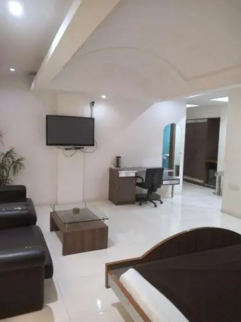 Capital O 82556 Hotel Pride