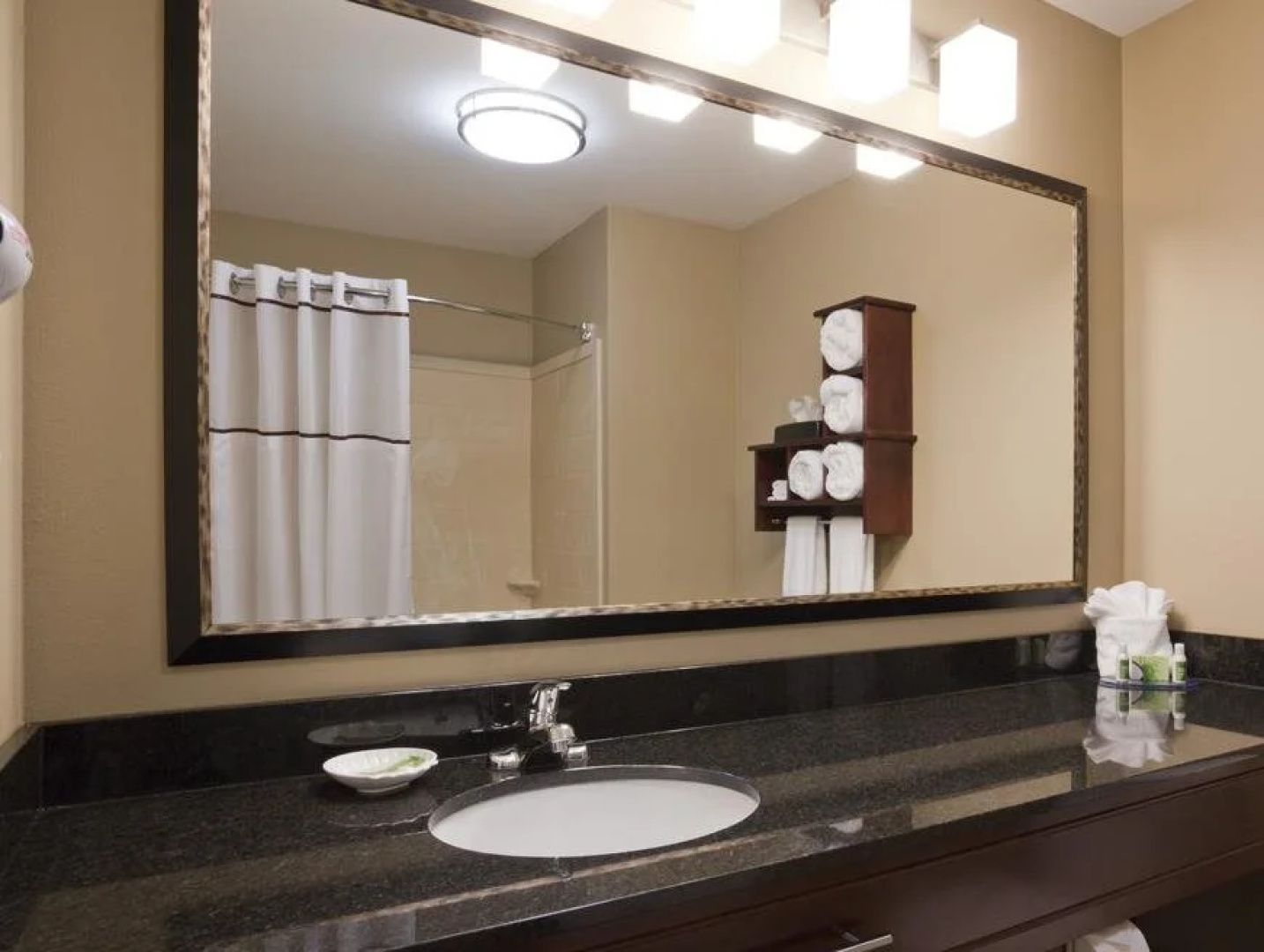 Grandstay Hotel Suites Thief River Falls