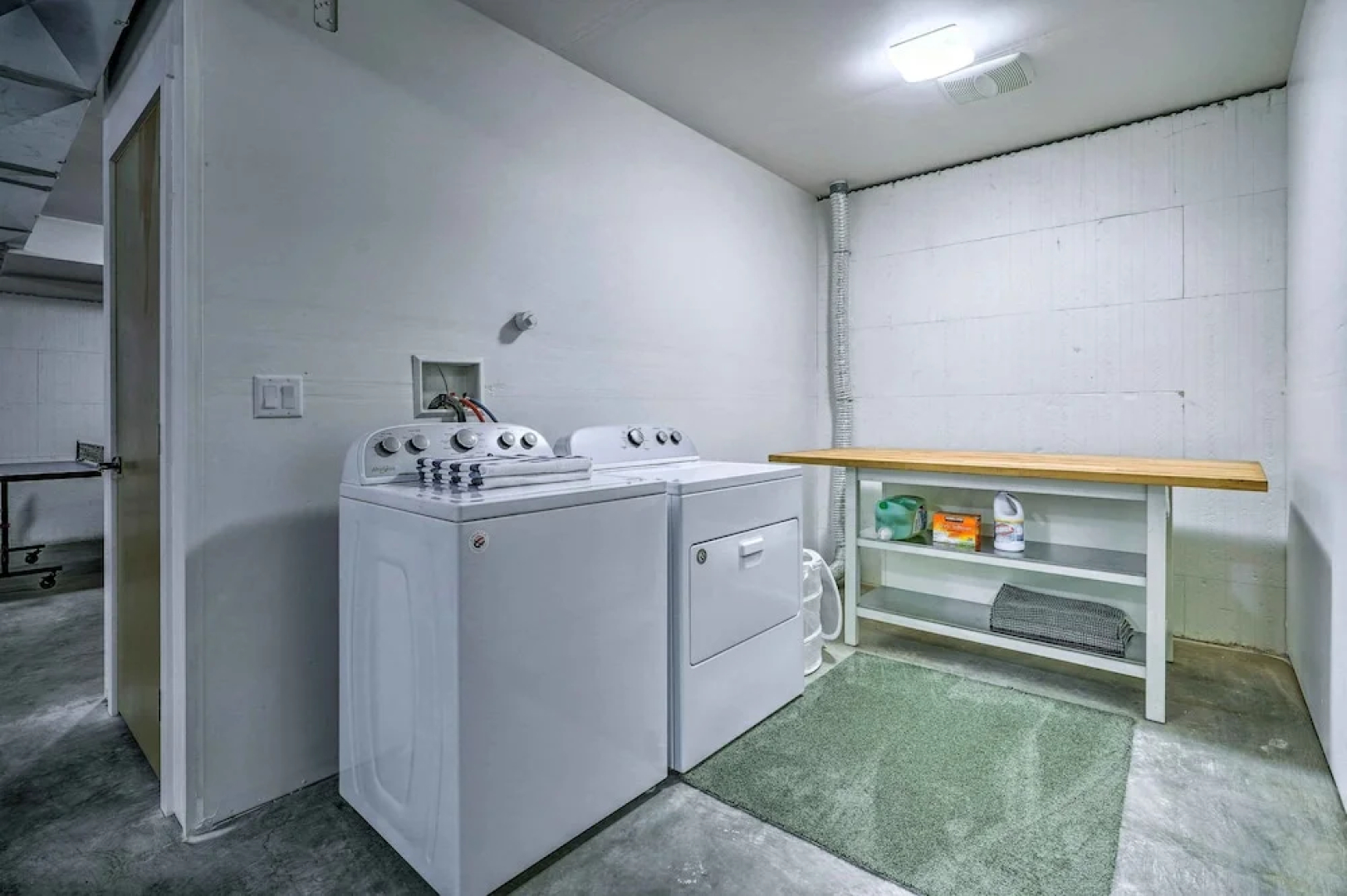 Modern Beaver Valley Cabin w/ Hot Tub & Games!