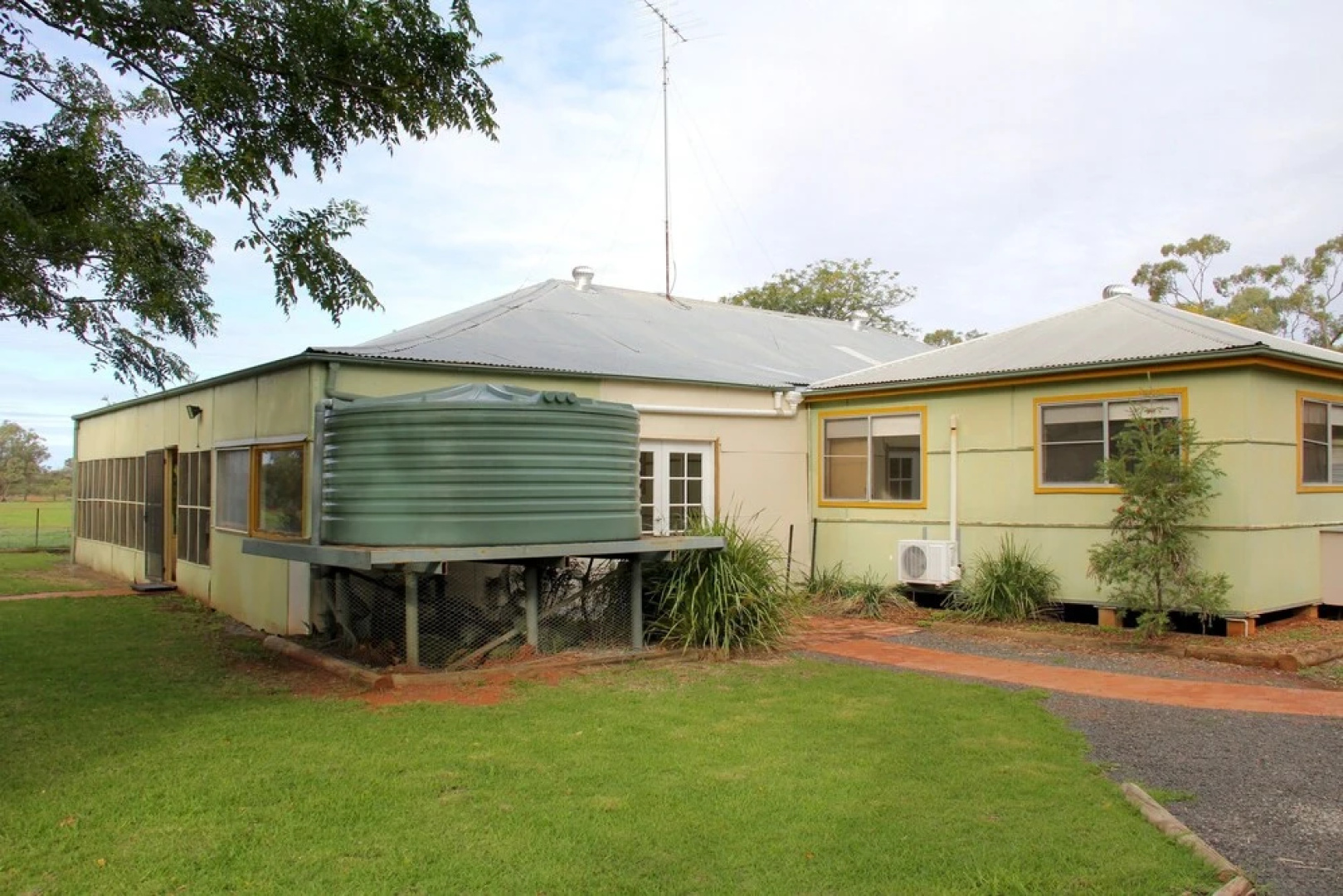 Gundabooka Cottages