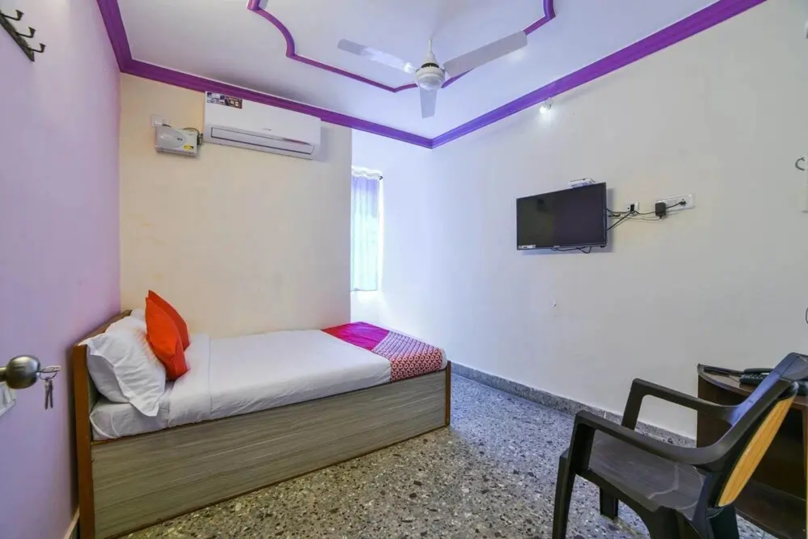 Radika Residency By OYO Rooms