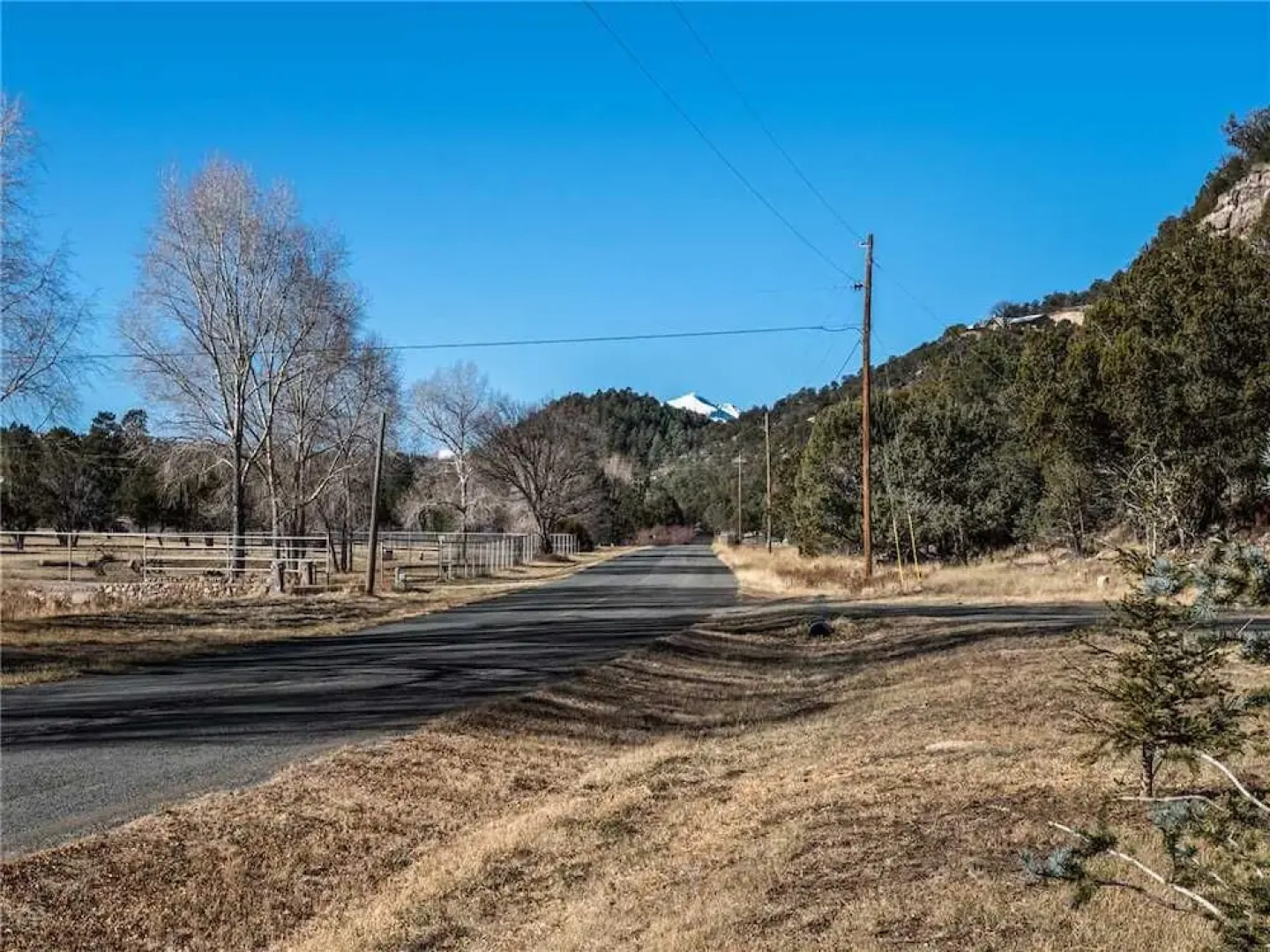 Eagle Creek Complex, Six Cabins, Indoor Heated Pool, Sleeps 28