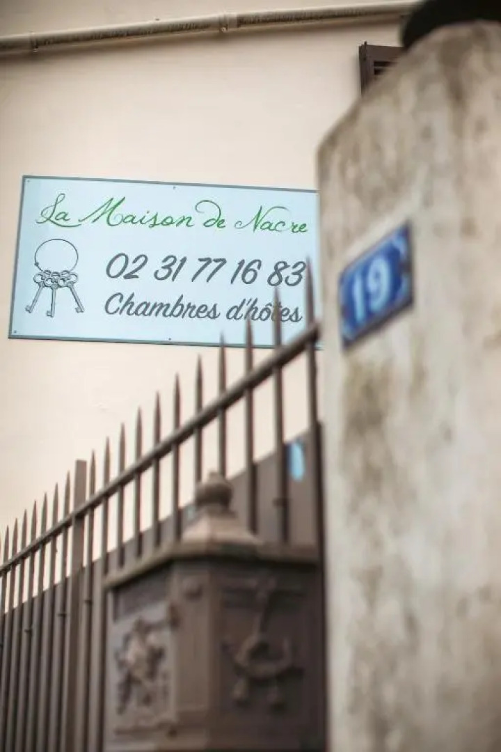 La Maison De Nacre
