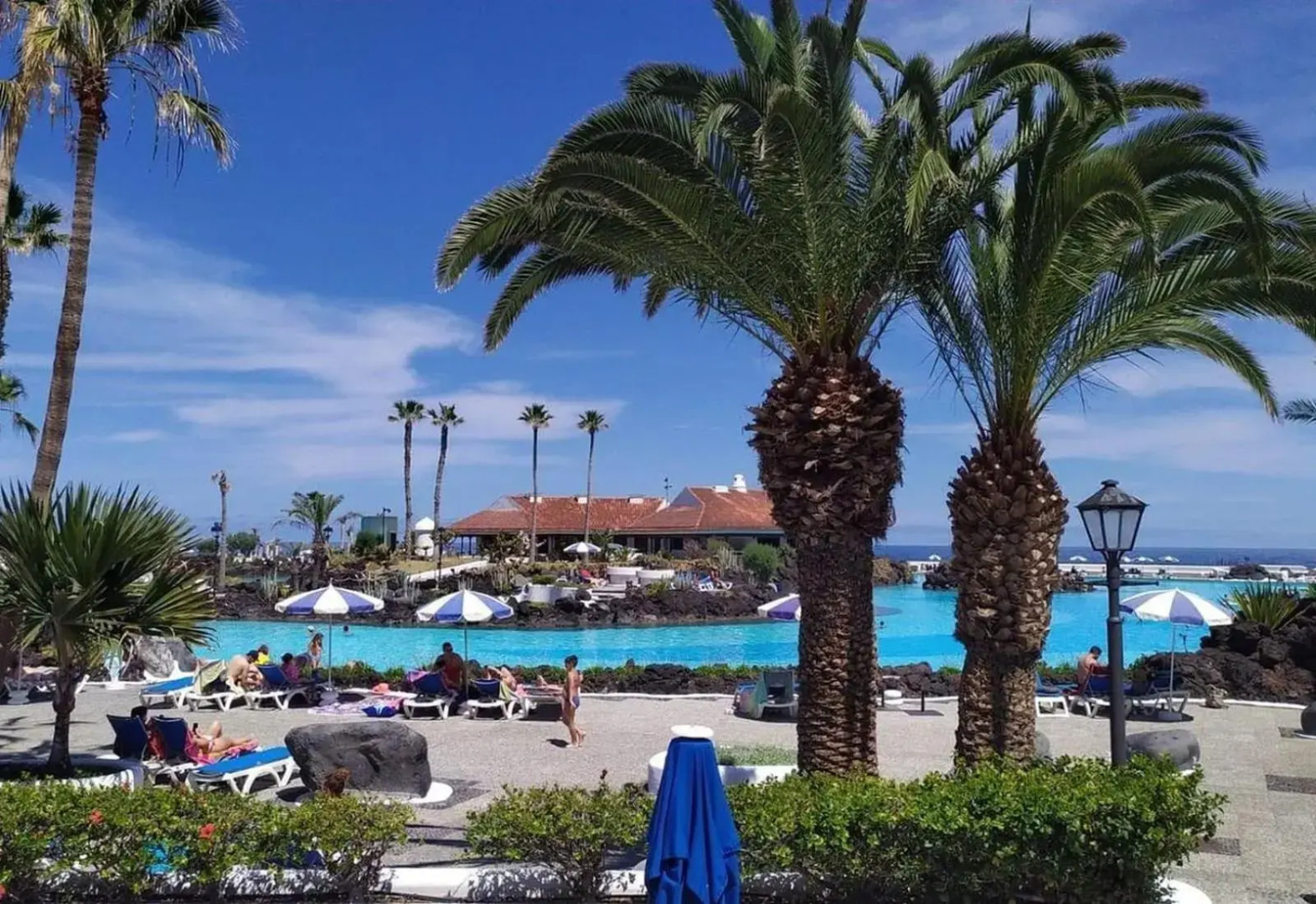 Fantastico 4 - With Large Private Terrace, Free Parking, air Conditioning, BBQ