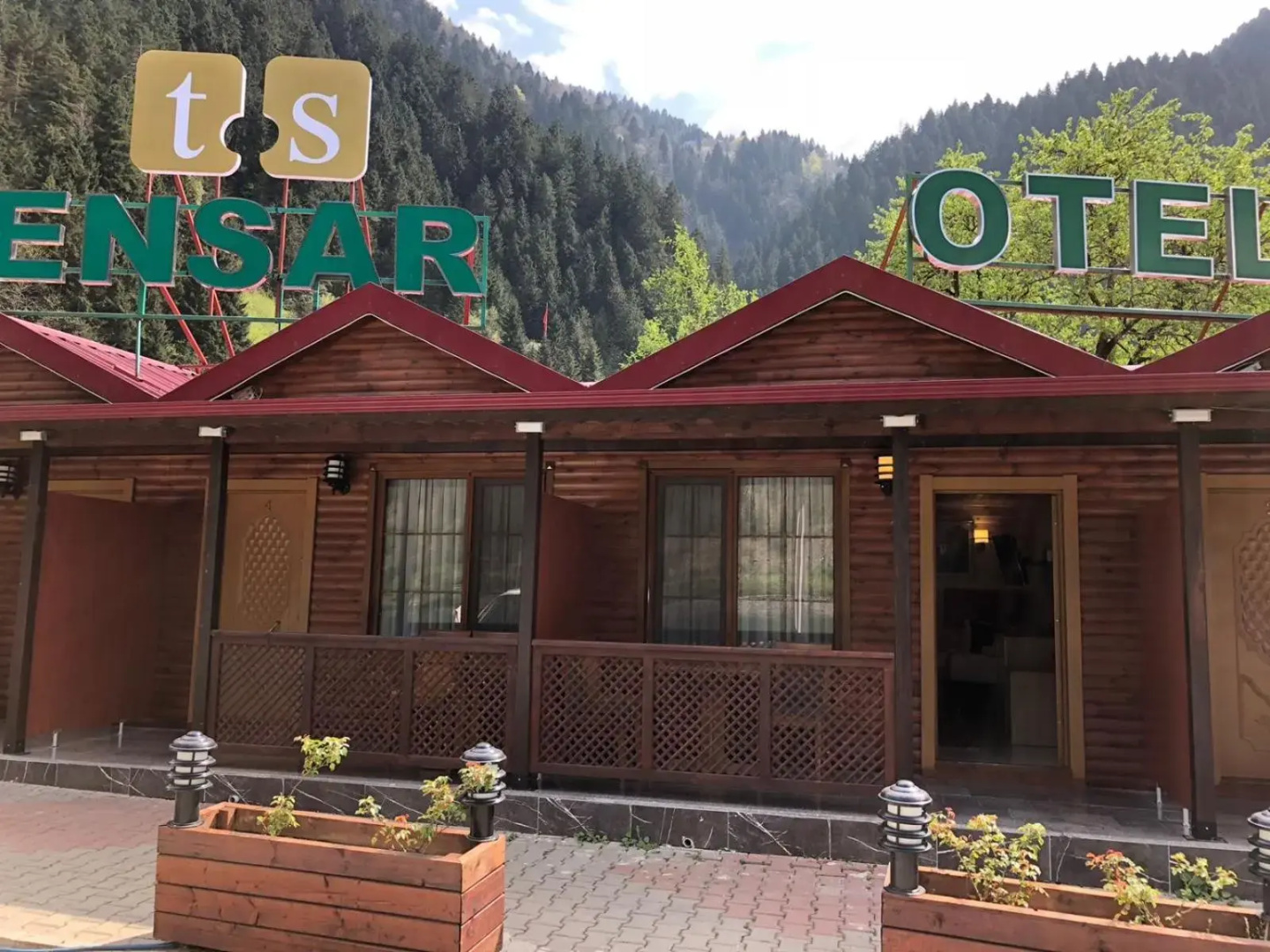 Ensar Hotel