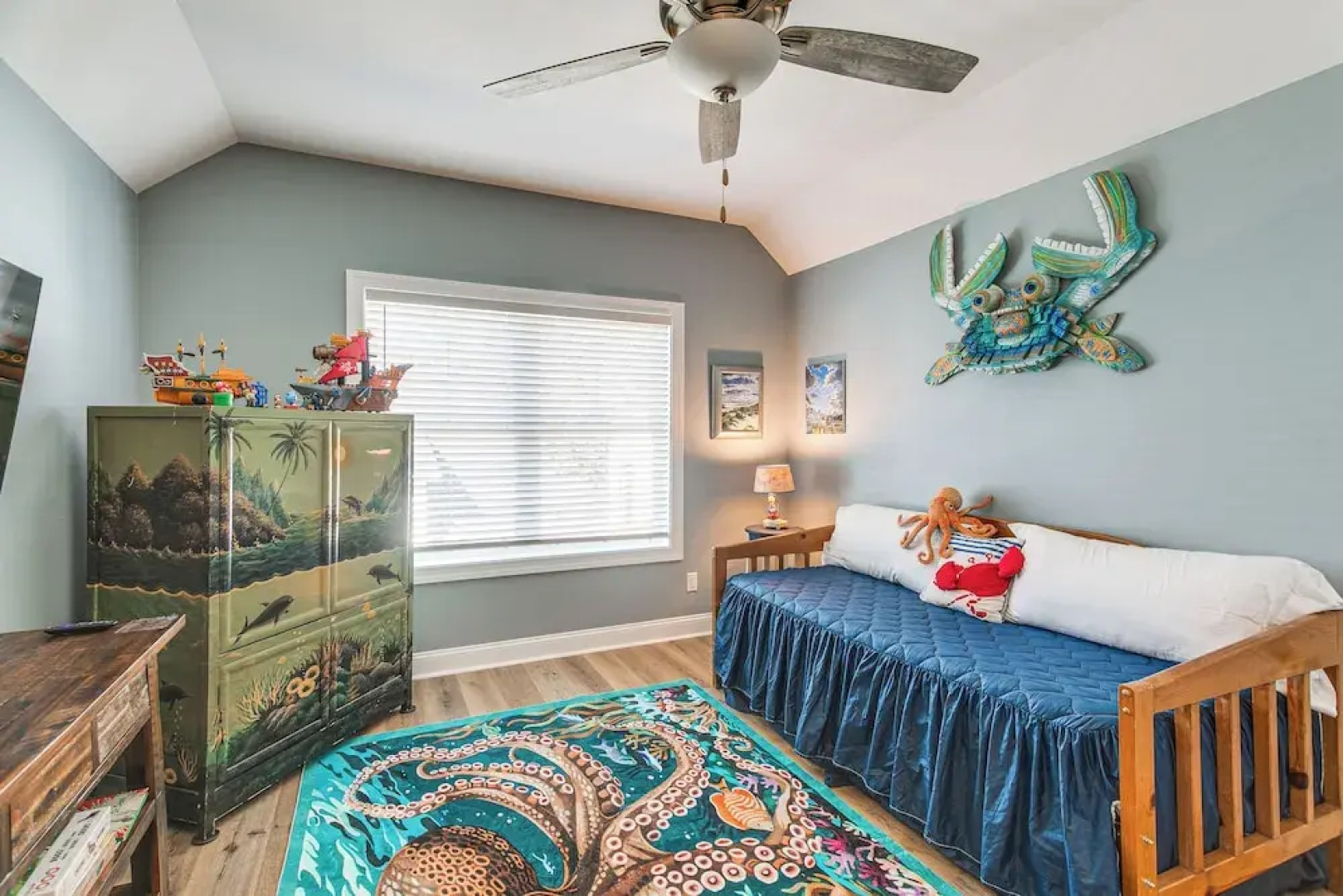 Walk to Public Beach: Hideaway in St Simons Island