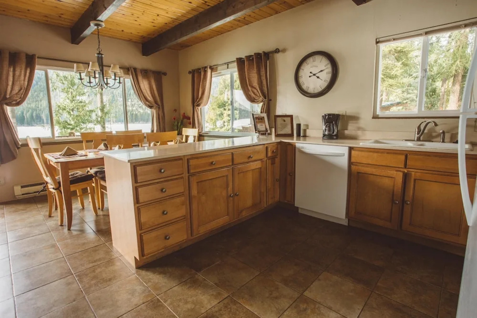 Otter Chalet on Fish Lake Cabin Rental