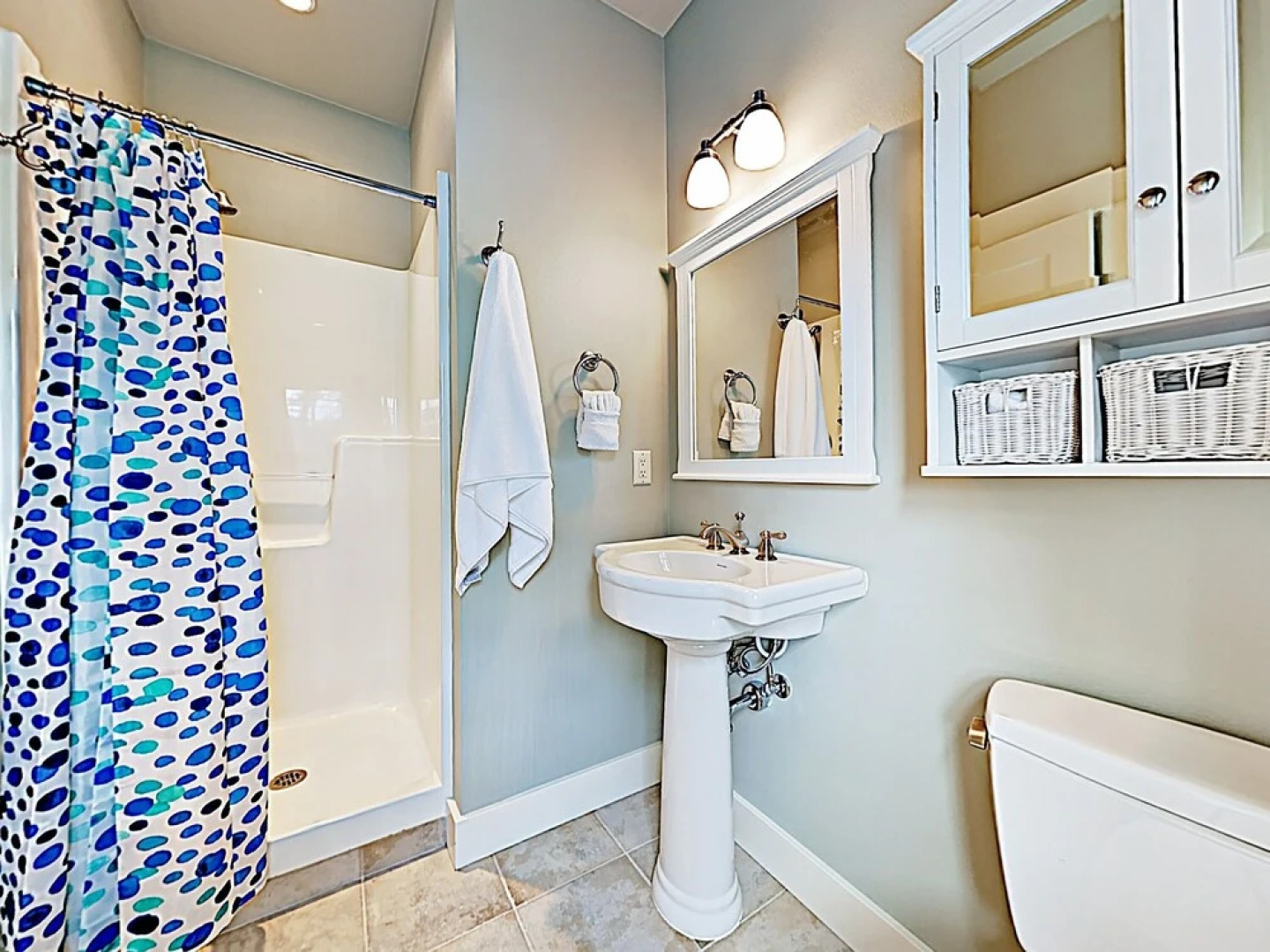 New Listing! Riverfront Dream - Walk To Beach! 6 Bedroom Home