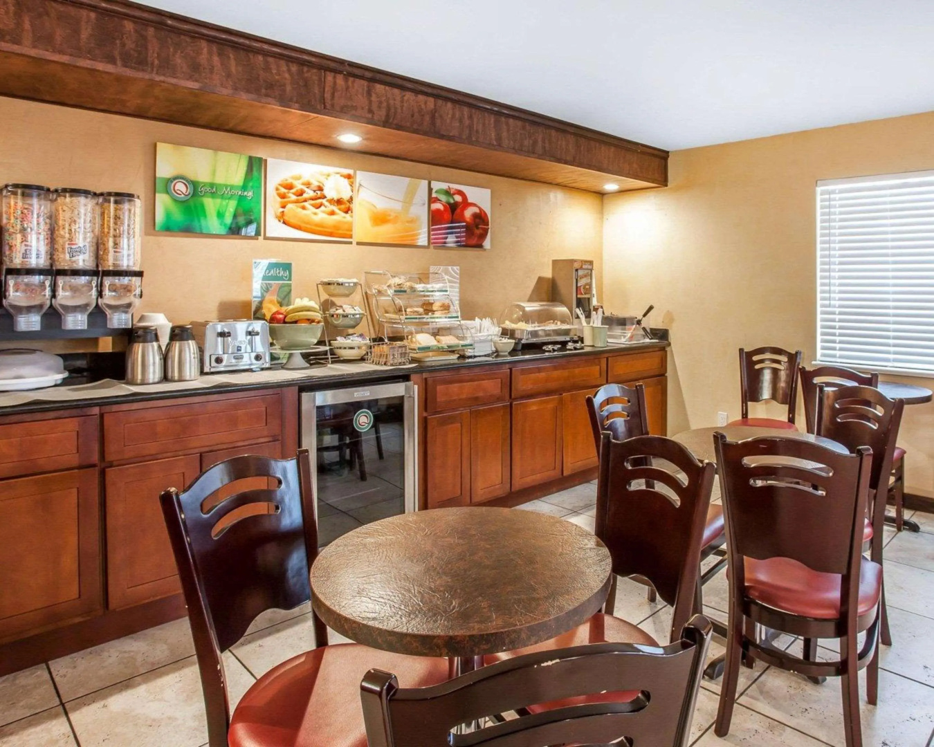 Okanogan Inn & Suites