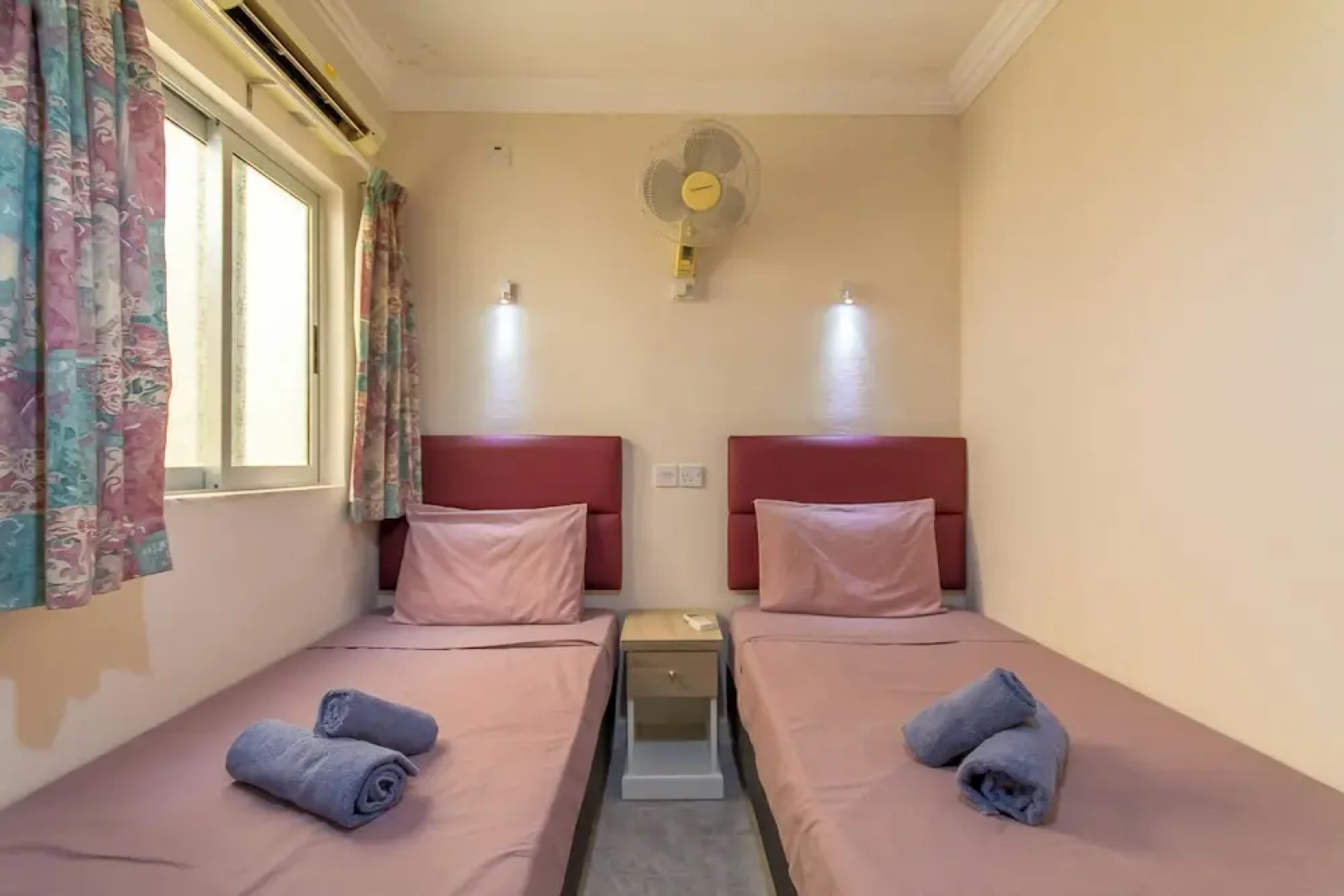 Pool and Sea, charming Merill Apart 5