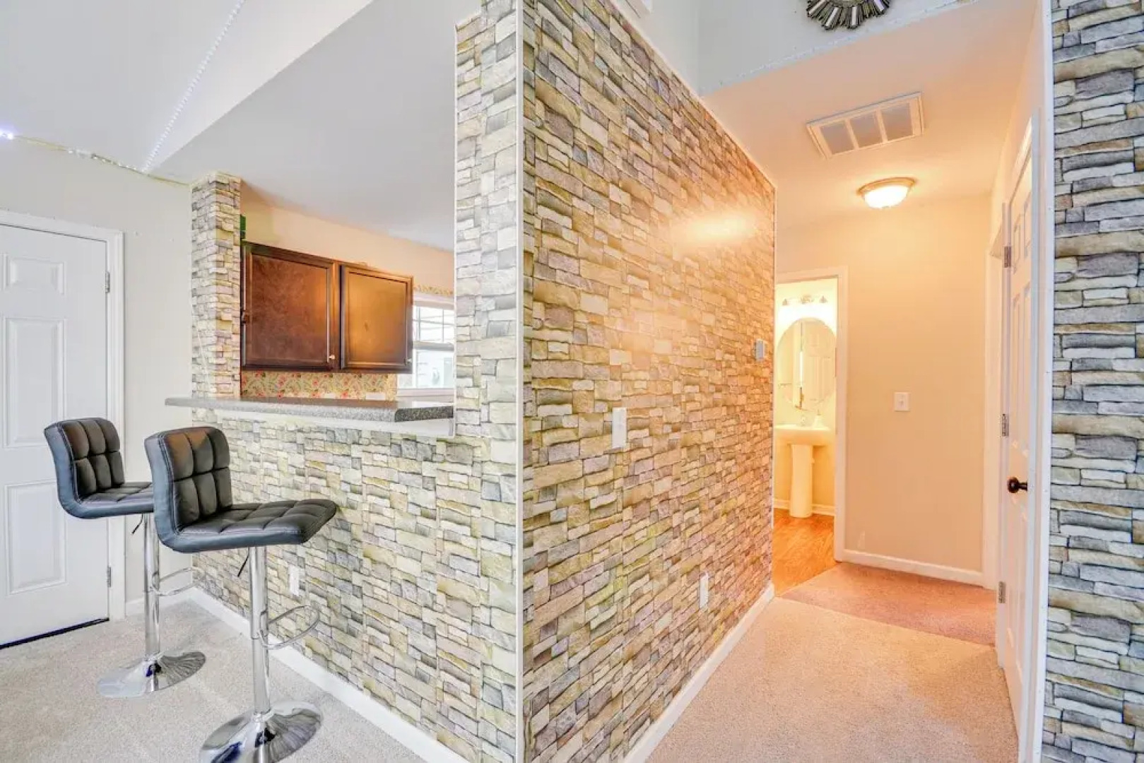 4 Mi to Hpu: Pet-friendly Home w/ Yard!