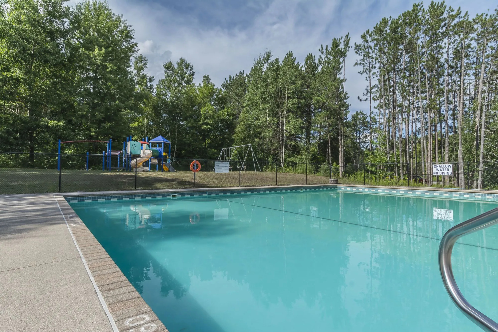 Jolly Roger Inn Resort