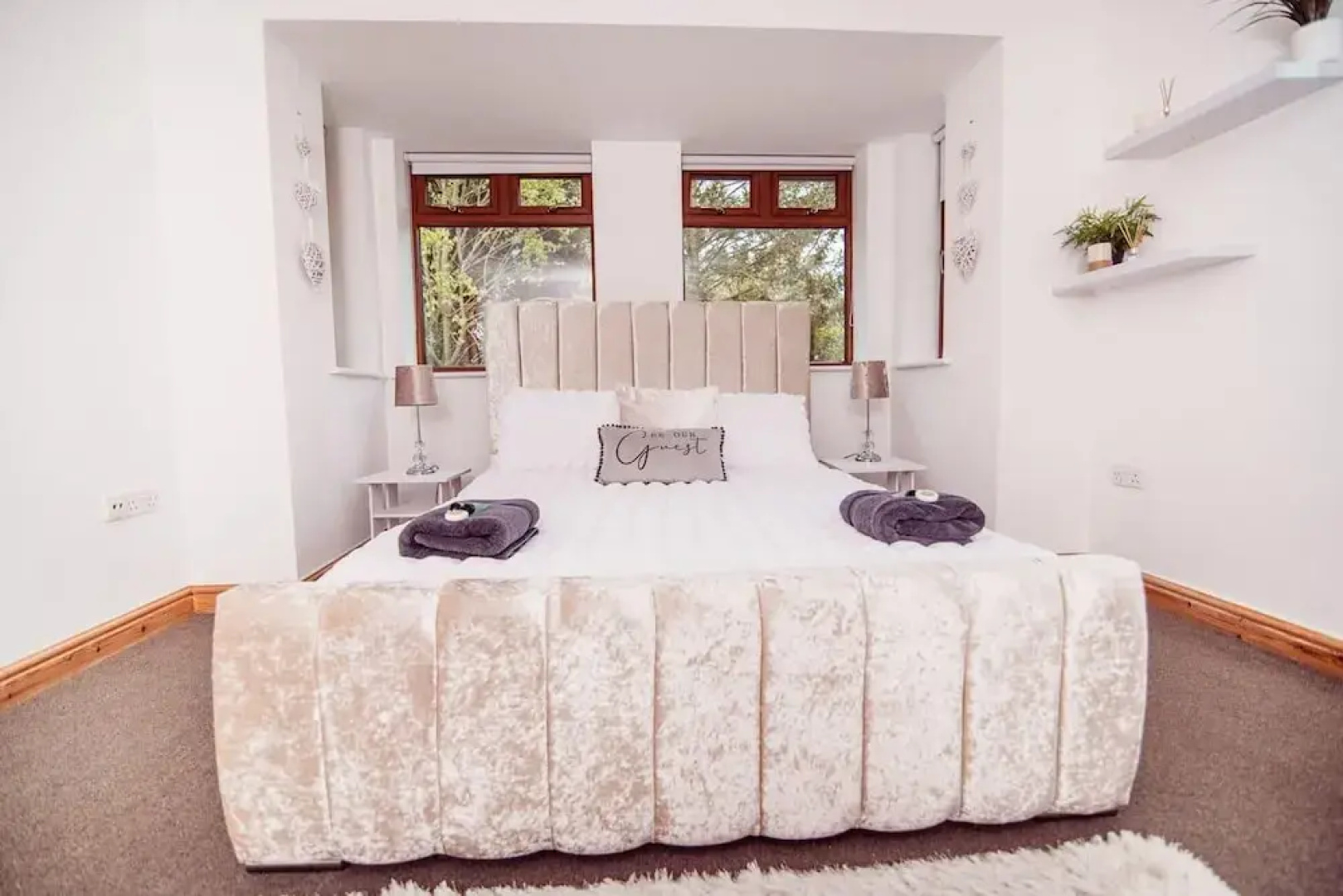 Threeways Retreat With Heated Swimming Pool