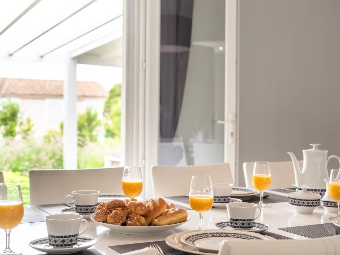 Luxurious Modern Villa With Heated Private Swimming Pool, jeu de Boules Court and Lots of Privacy