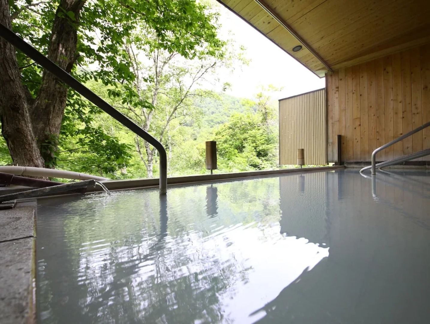 Shigakogen Milky Hot Spring Keikokunoyu