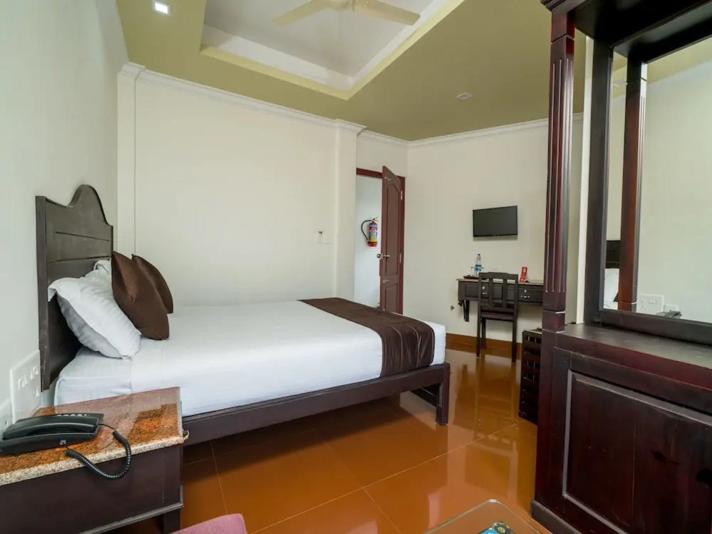 OYO 10428 Hotel Sandal Breeze