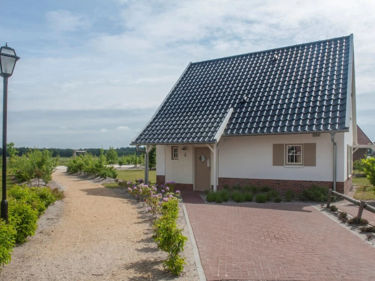 Luxurious Detached Villa with 3 Bathrooms, in de Maasduinen