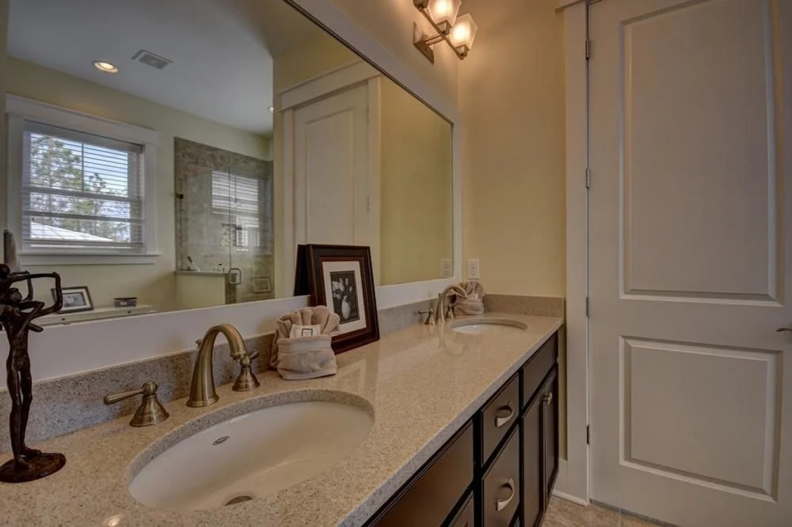 Fleur de Lee Holiday Home by Blue Sun