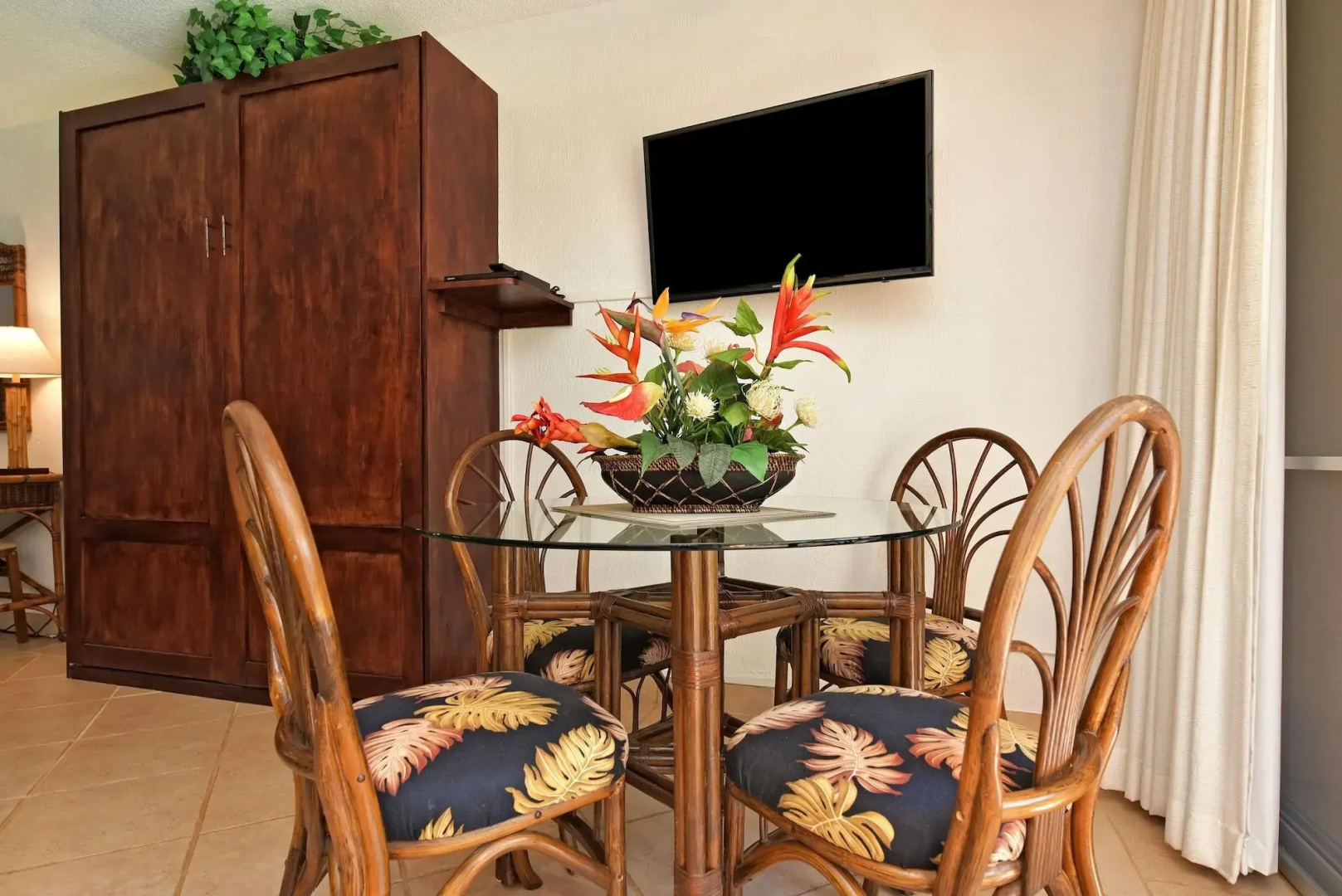 Maui Kaanapali S #b133 Studio Bedroom Condo by RedAwning