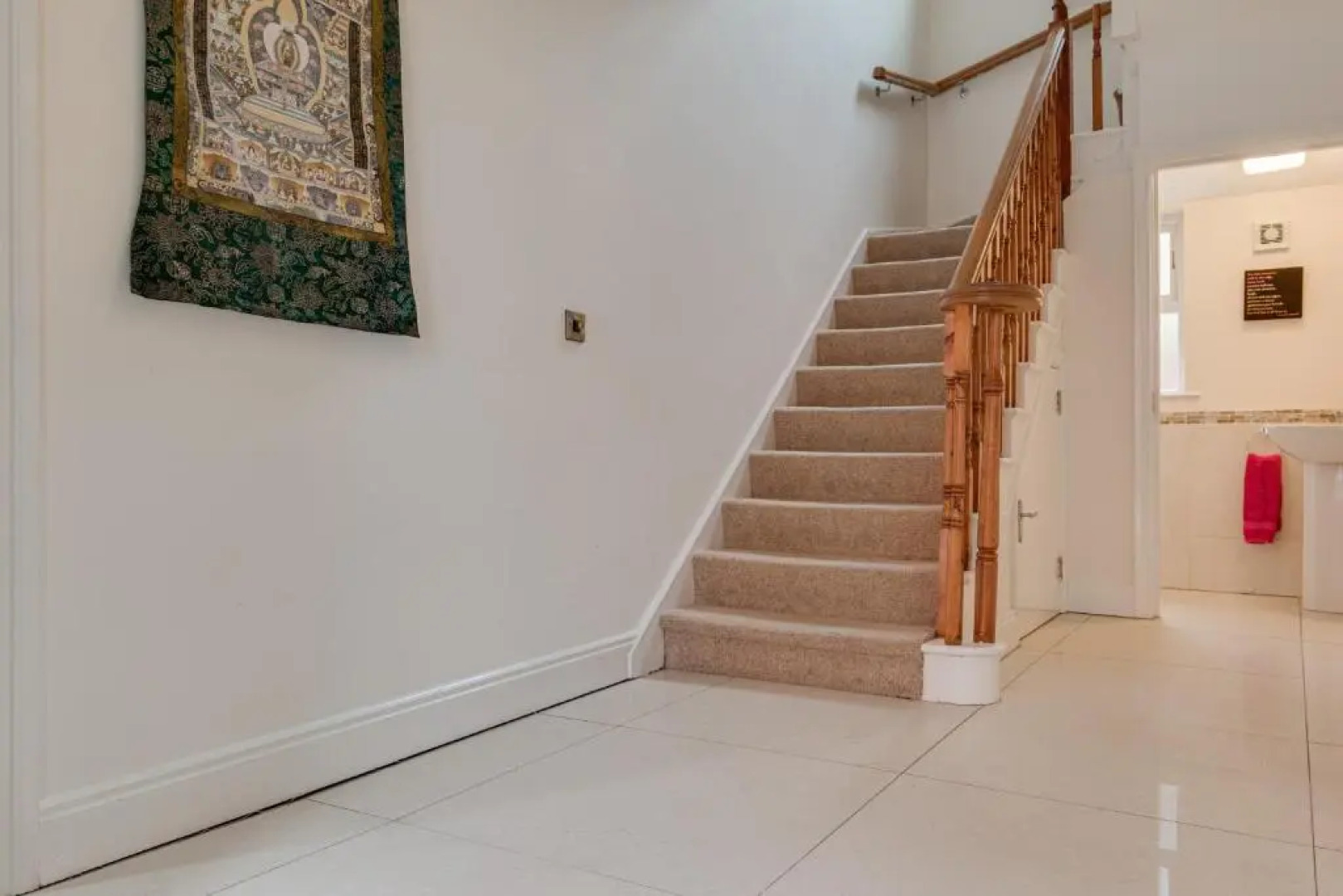 Modern, luxury suites with private bathrooms close to city centre