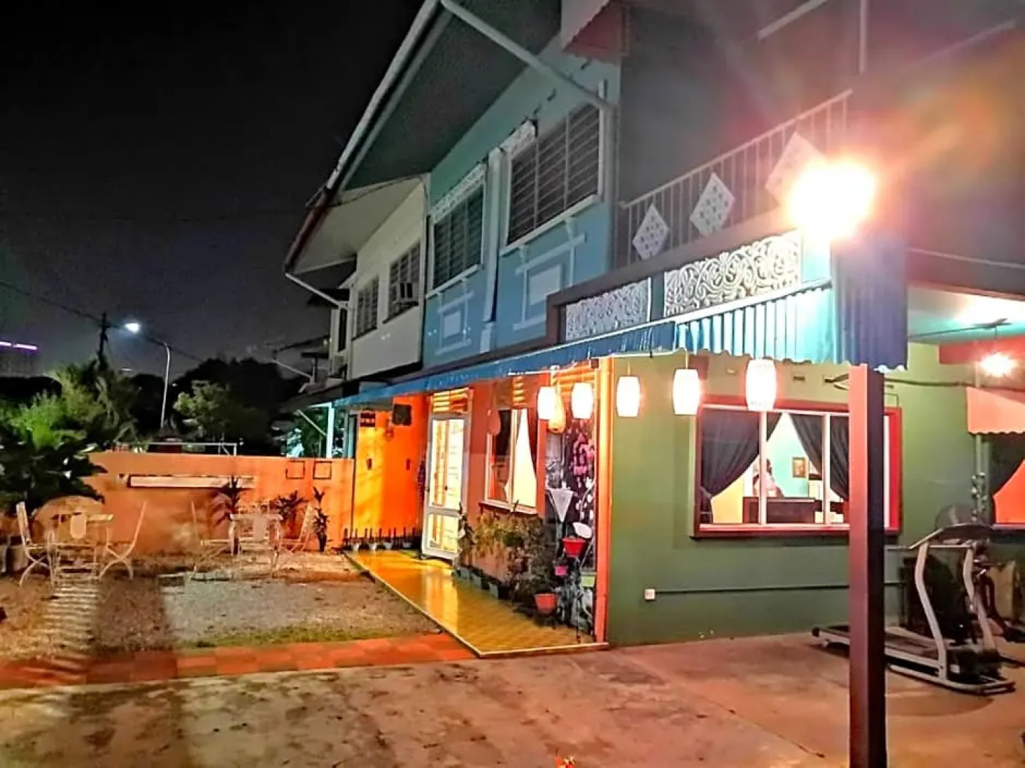 Welcome Back Home Stay by ZUZU