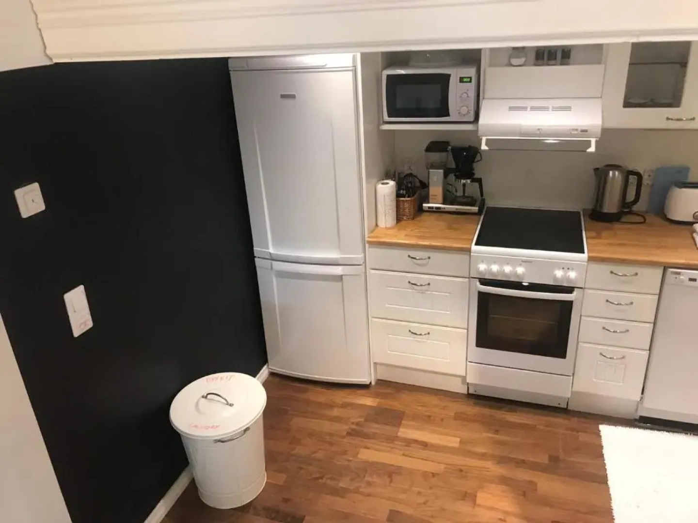 Uniikki talo kirjastosilta - Unique house at centre