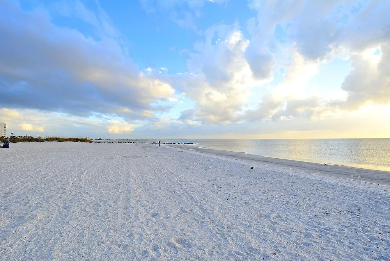 Land's End 303 Building 8 Beachfront With Private Balcony!