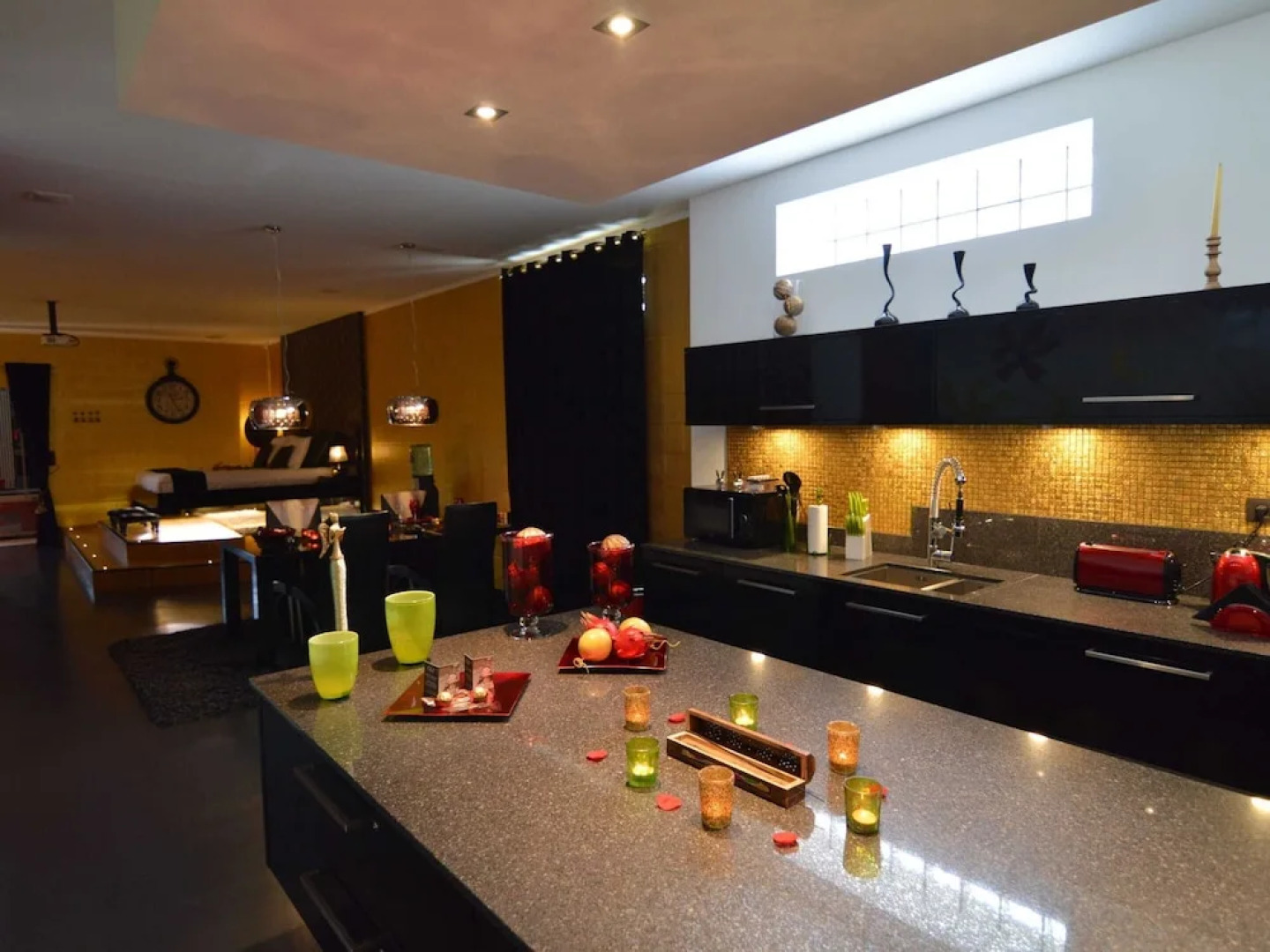 Deluxe Holiday Home in Welkenraedt with Hot Tub & Steam Shower