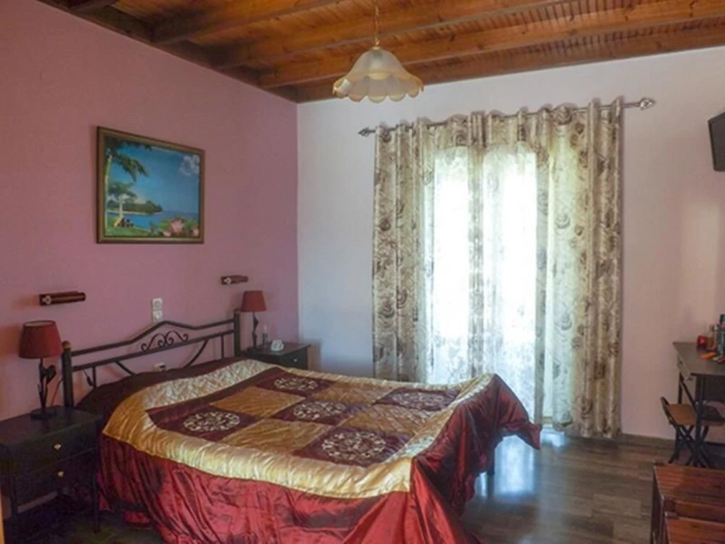 Makis Studios & Apartments