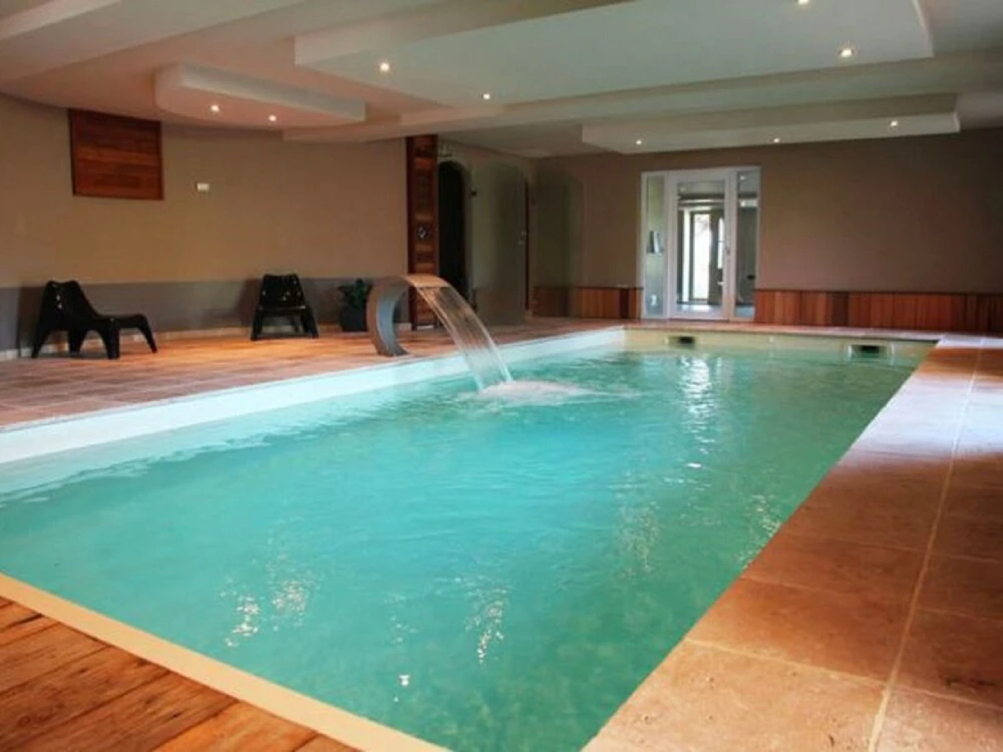 Spacious Holiday Home in Marche-en-famenne With Pool