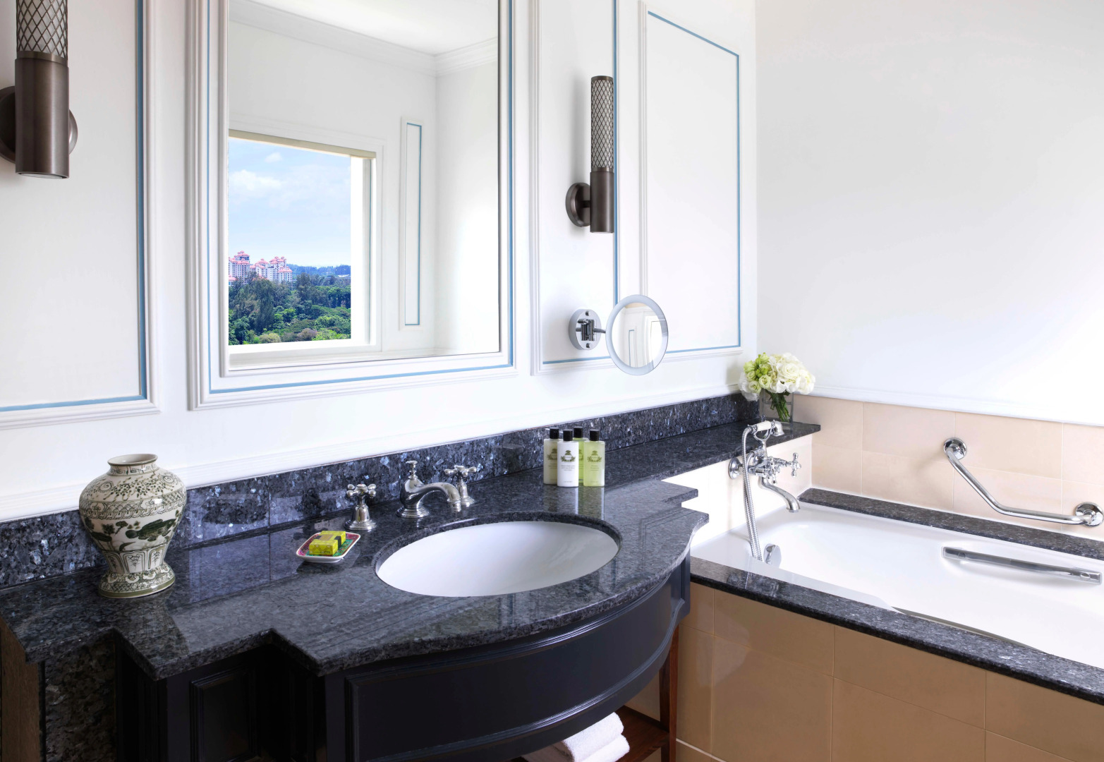 Отель Frasers House, a Luxury Collection